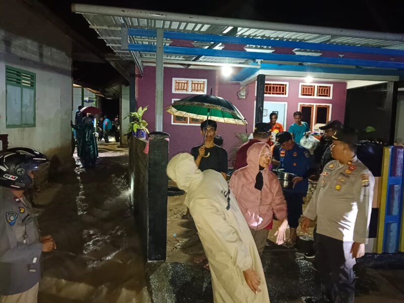 Polres Morowali dan BPBD Morowali Tinjau Langsung dan Bantu Korban Banjir