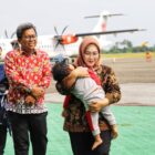 Wakil Bupati Morowali Jemput Langsung Anak WNI Asal Malaysia di Bandara Maleo