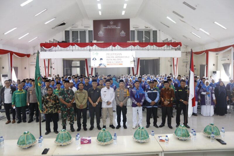 Cajahaji Palopo Bertolak Ke Tanah Suci Makkah Al-Mukarraamah