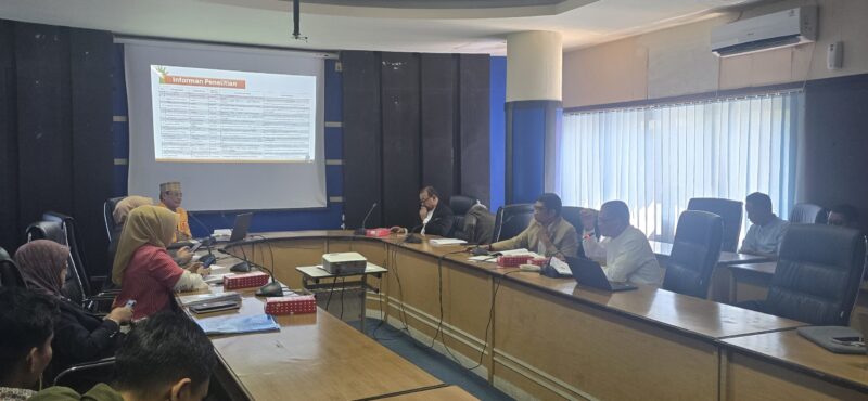 Waris Halid, Anggota DPD RI,  Uji disertasi pada Program Pascasarjana UNM Makassar